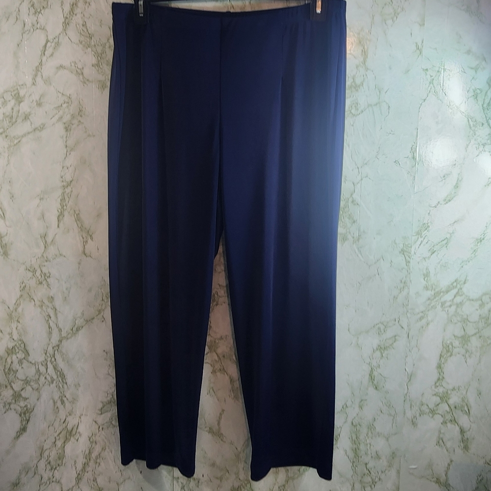 EASYWEAR by CHICO'S Navy Capri Length Pants - Picture 2 of 12